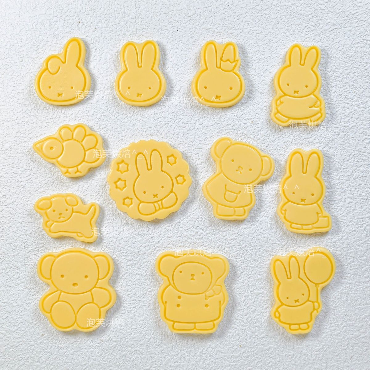 かわいい 3D プレスクッキー型 ミッフィー柄付き 再利用可 - Kitchen Baking Store のレビューと価格